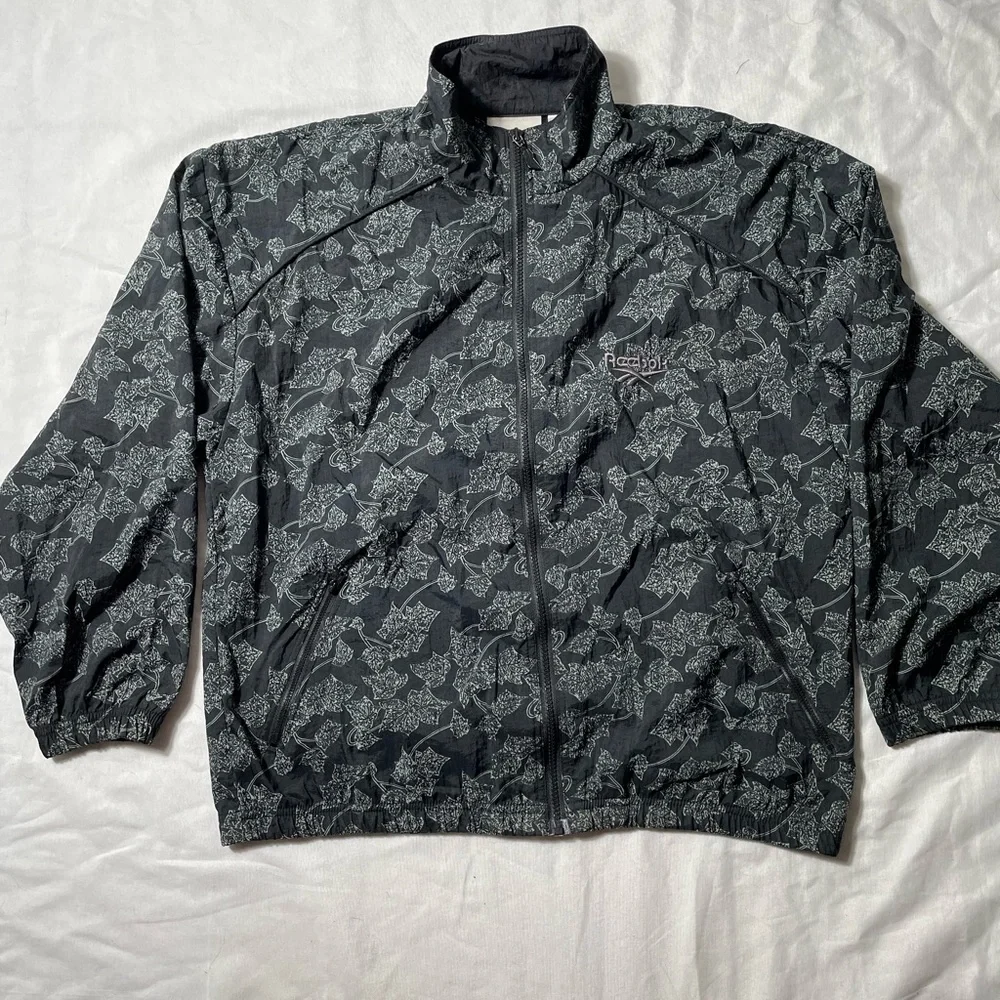 Vintage 90s Reebok Windbreaker jacket Floral leaves Size S Unisex Black Retro - Picture 1 of 7